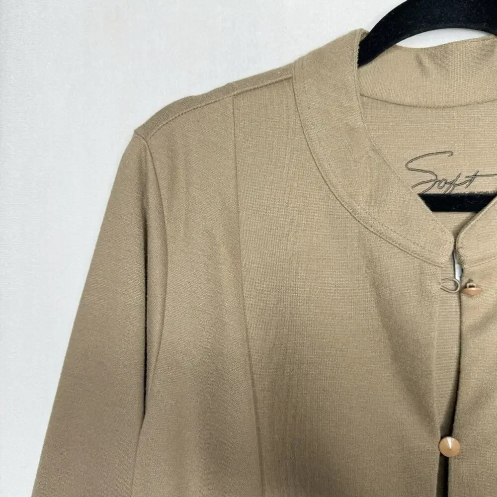 SOFT BY AVENUE / tan button front knit jacket / 18/20